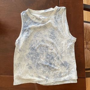 Lululemon workout tank, fits size S/M (4-6)